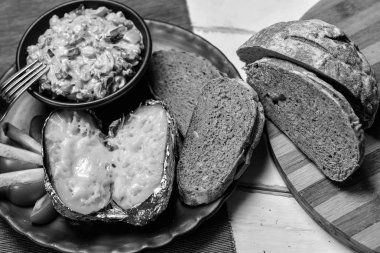 Fırında patates sebze ve mantar ile