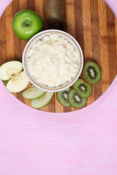 Kahvaltıda meyve püresi