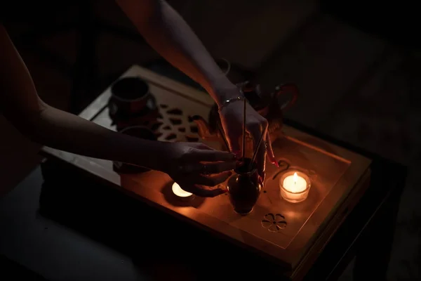 Çay töreni mumlar ile