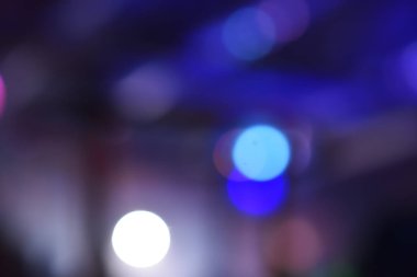 Işık noktalarından arka plan bulanık