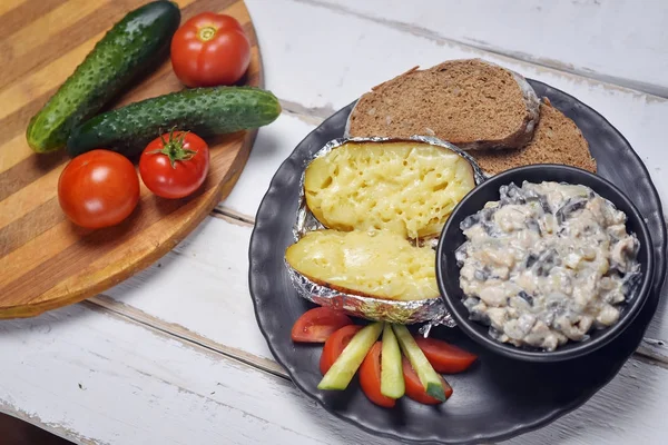 Fırında patates sebze ve mantar ile