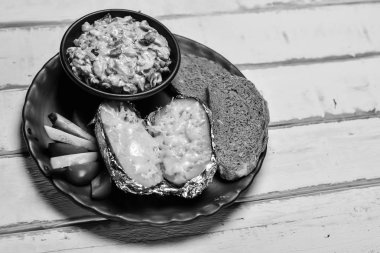 Fırında patates sebze ve mantar ile