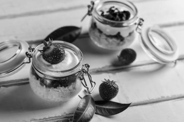 Tablo çilekli tatlı