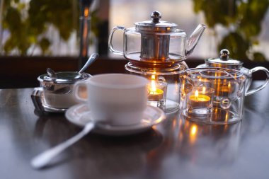 Kafede çay seremonisi