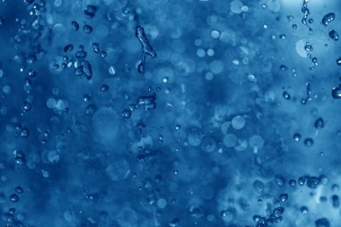 Mavi sprey çeşme geceleri