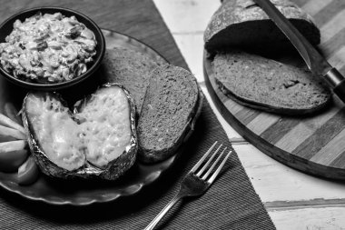 Fırında patates sebze ve mantar ile