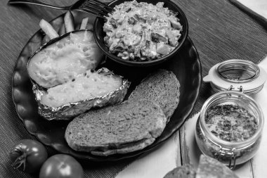 Fırında patates sebze ve mantar ile