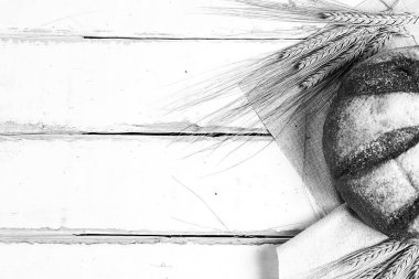 Taze pişmiş ekmek buğday kulaklı. Buğday sarı. Kahvaltı