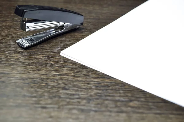 İleti örneği öğeleri masaüstünde yalan. Evde çalışmak için yer. İn