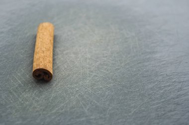 Mutfakta masada yalan tarçın. Baharat için