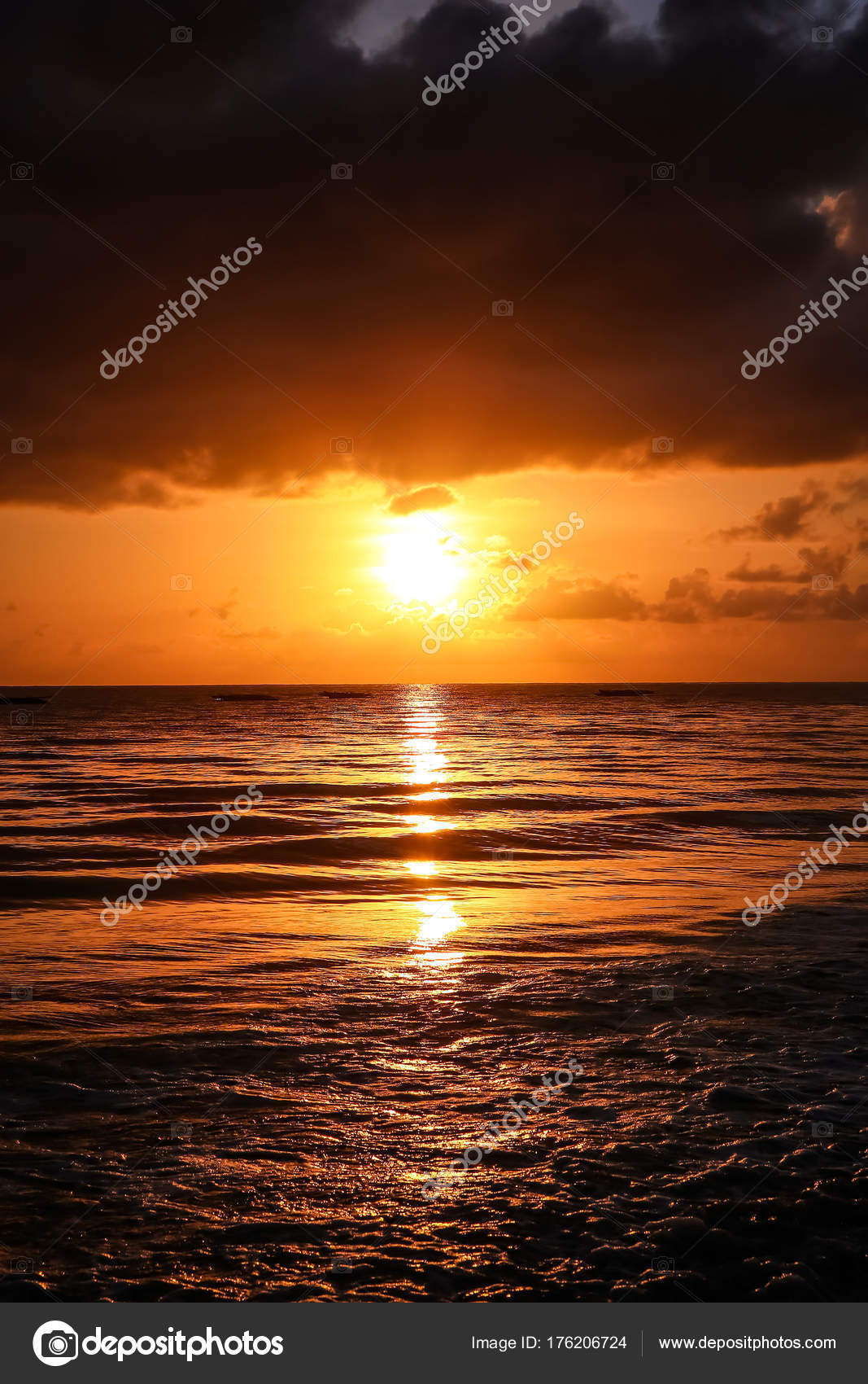 Fotos atardeceres en la playa Atardecer en la playa por la noche