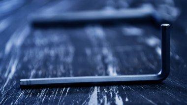 Altıgen masanın üzerinde yatan onarım çalışmaları için. Onarım Araçları