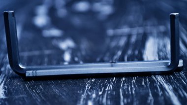 Altıgen masanın üzerinde yatan onarım çalışmaları için. Onarım Araçları