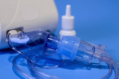 Tıbbi Nebulizatör bronşit tedavisi için. Kamera agains