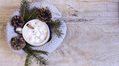 Noel ağacı, marshmallow ile kahve. Festival Isınma 