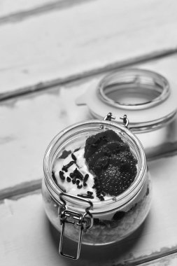 Tablo çilekli tatlı