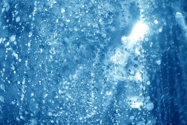 Mavi sprey çeşme geceleri