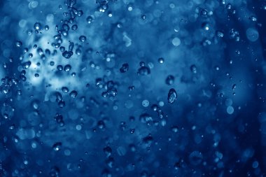 Mavi sprey çeşme geceleri