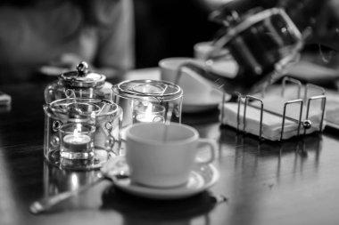 Kafede çay seremonisi