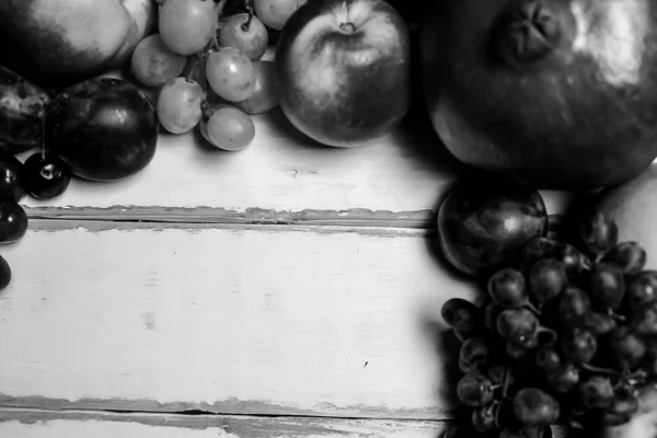 Quadro de frutas na mesa — Fotografia de Stock