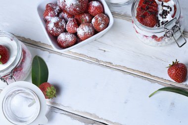 Tablo çilekli tatlı