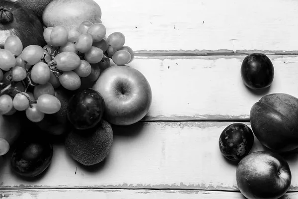 El fruto en la mesa — Foto de Stock