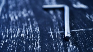 Altıgen masanın üzerinde yatan onarım çalışmaları için. Onarım Araçları 