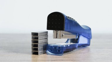 Ofis işleri masaya zımba. İleti örneği öğe. Office su