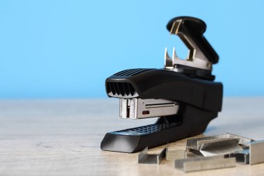 Ofis işleri masaya zımba. İleti örneği öğe. Office su