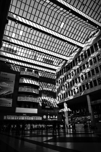 Taipei Station is the main transportation hub — Stock Photo, Image