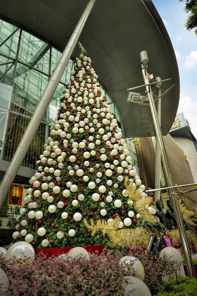 Decorazione natalizia a Singapore Orchard Road — Foto Stock