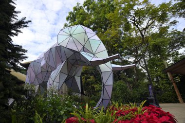 Singapur-21 Kasım 2017: Gece Safari, Singapore, güzel süslemeleri. Twilight karşılaştığında bu yılın temasıdır. 