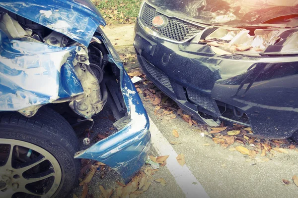 Smashed Car Accident Leaves Wreck — Stock Photo, Image
