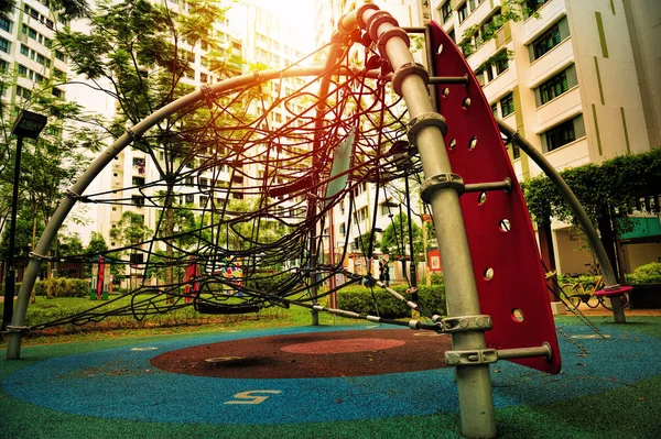 Parco Giochi Bambini Nel Quartiere Residenziale Pubblico — Foto Stock
