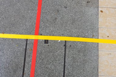 Uygulamada sosyal mesafeli kurallar, süpermarketlerde 1 metre aralıklı noktalar. Sağlık Bakanlığı 'ndan güvenlik tedbirleri. 