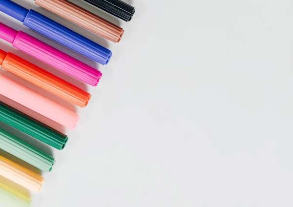 Διαφορετικοί Χρωματικοί Δείκτες Mazapple Διάφορα Χρώματα Τοποθετημένα Μια Γωνία Έννοια — Φωτογραφία Αρχείου