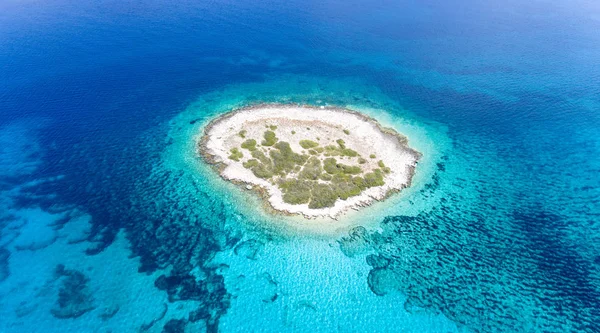 Κορυφαίες Drone Θέα Ένα Νησί Στη Μεσόγειο Θάλασσα — Φωτογραφία Αρχείου