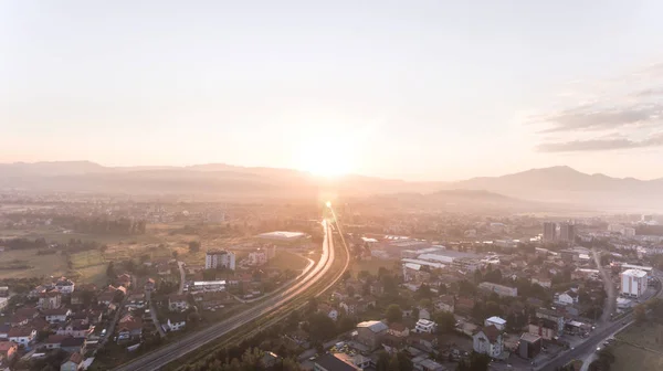 Bela Vista Aérea Paisagem Norueguesa Com Estrada Pôr Sol — Fotografia de Stock