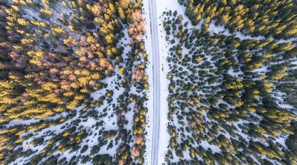 Vedere Aeriană Drumului Înfășurare Într Peisaj Frumos Iarnă Zăpadă Tara — Fotografie, imagine de stoc