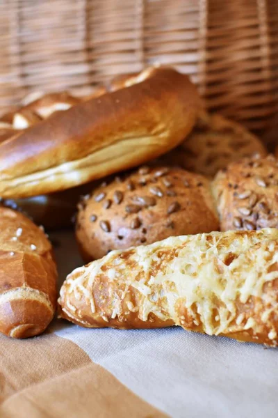 Verschillende Gebakjes Zoals Broodjes Pretzels Bierstokjes Pretzelstokjes Worden Voor Een — Stockfoto