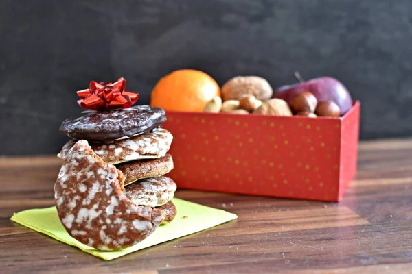 Ev yapımı şekerlemeler ve fıstıklarla dolu bir hayat