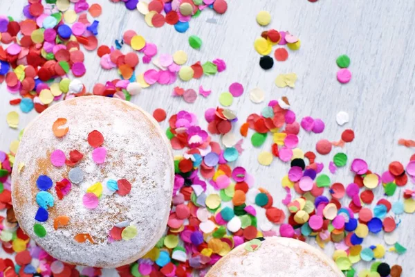 Donuts Carnaval Alemanha Com Açúcar Confeiteiro Uma Superfície Madeira Clara — Fotografia de Stock