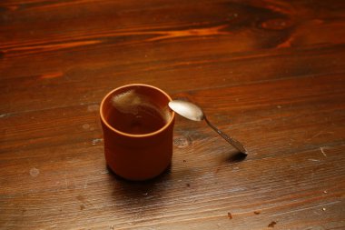 Bir fincan kahve içtim. Kahvaltı bitti.