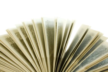 Splay kitap izole beyaz arka plan ile yakından