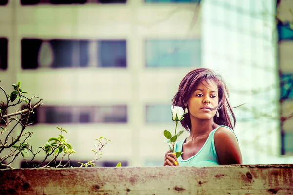 História de amor sobre a jovem afro-americana sentir sua falta com w — Fotografia de Stock