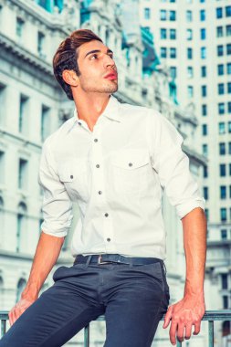 Genç Amerikalı işadamı başarı için arıyorsunuz. 