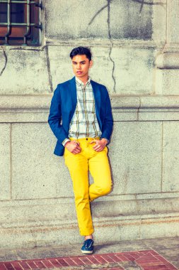 Genç Asyalı Amerikalı adam New York'ta