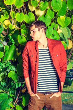 Genç adam sen eksik. 