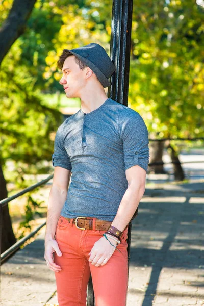 Sonbahar öğleden sonra düşüncesinde