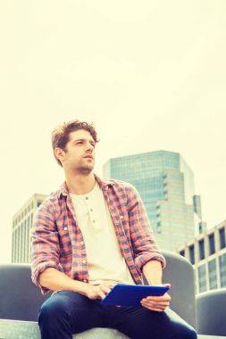 Seyahat, New York'ta rahatlatıcı genç Amerikalı adam